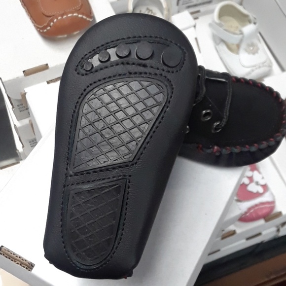 NEW BABY LEATHER SHOES. - Picture 3 of 3